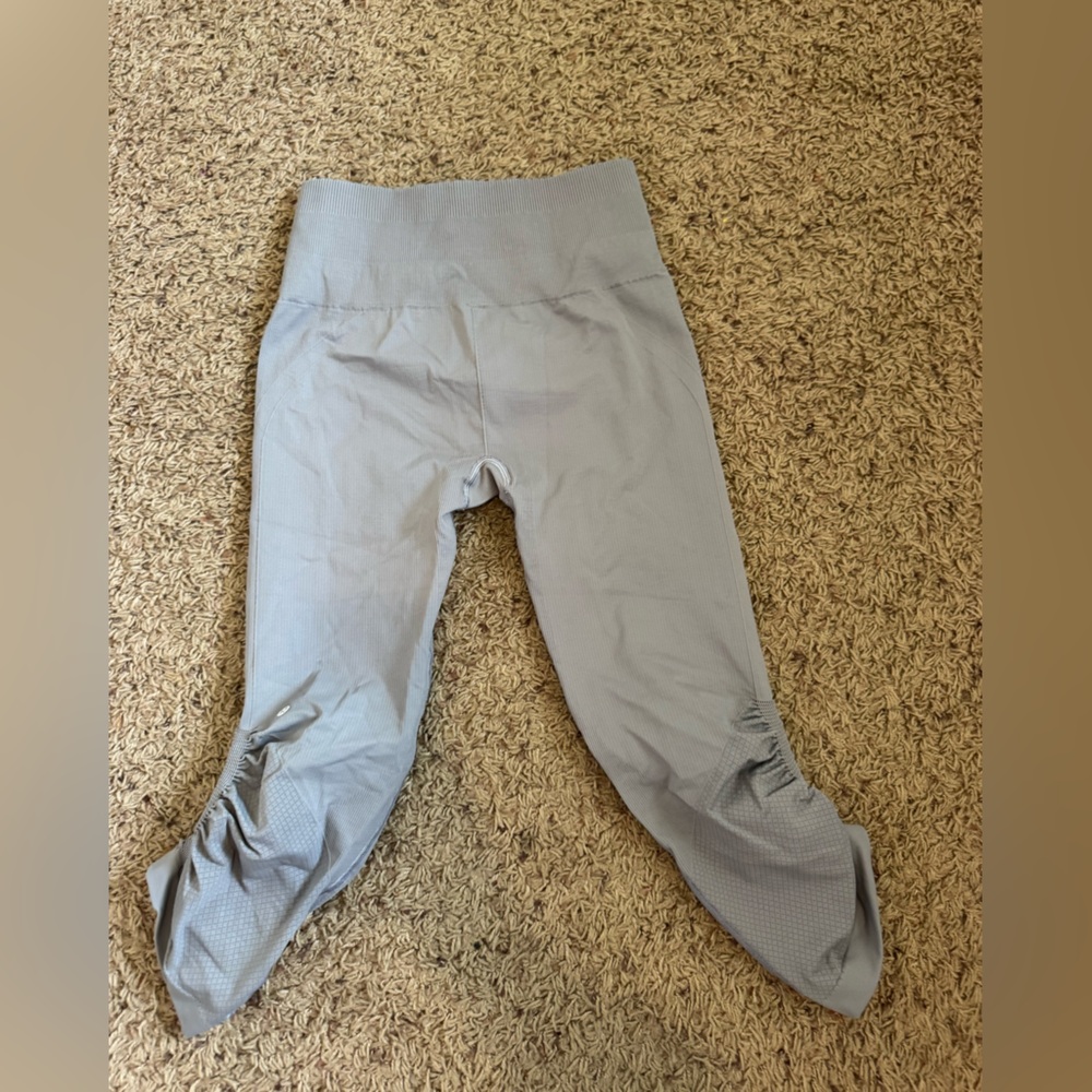 lululemon athletica Light Gray Leggings size 6
